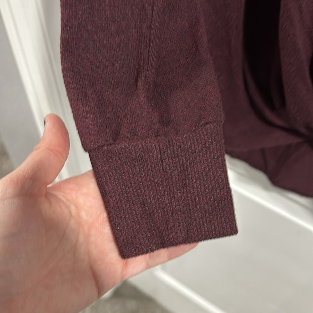 Gibson Maroon Sweater Size Medium - Picture 3 of 5